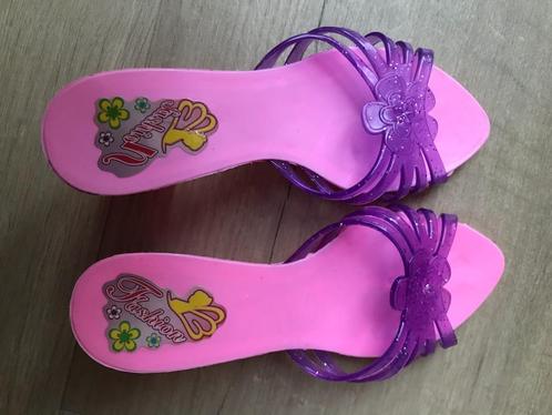 Roze prinsessen sandalen met hakje van 17,5 cm - nieuw, Kinderen en Baby's, Babykleding | Schoentjes en Sokjes, Nieuw, Meisje