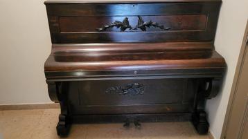 Piano meubel beschikbaar voor biedingen