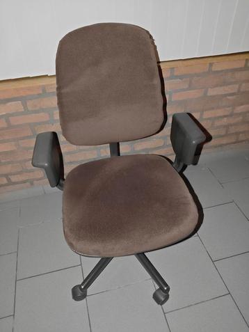 Deux chaises de bureau peuvent être récupérées gratuitement, Enlèvement, Utilisé, Chaise de bureau