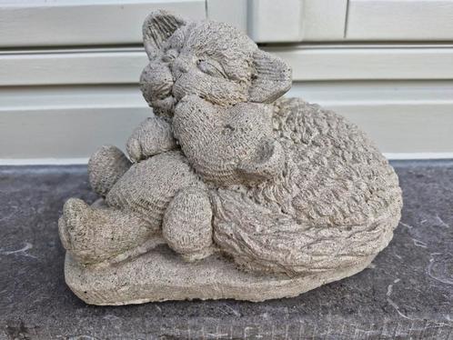 Zeer mooi en lieflijk betonnen dieren tuinbeeldje, Tuin en Terras, Tuinbeelden, Zo goed als nieuw, Dierenbeeld, Beton, Ophalen of Verzenden