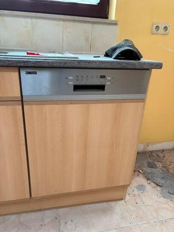 Zanussi inbouw afwasmachine vaatwasser beschikbaar voor biedingen