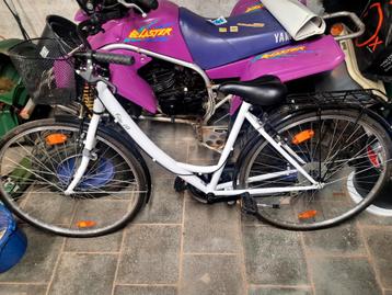 Meisjesfiets te koop tot 16 jaar beschikbaar voor biedingen