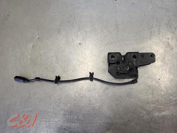 Slotmechaniek Motorkap van een Volkswagen Caddy beschikbaar voor biedingen