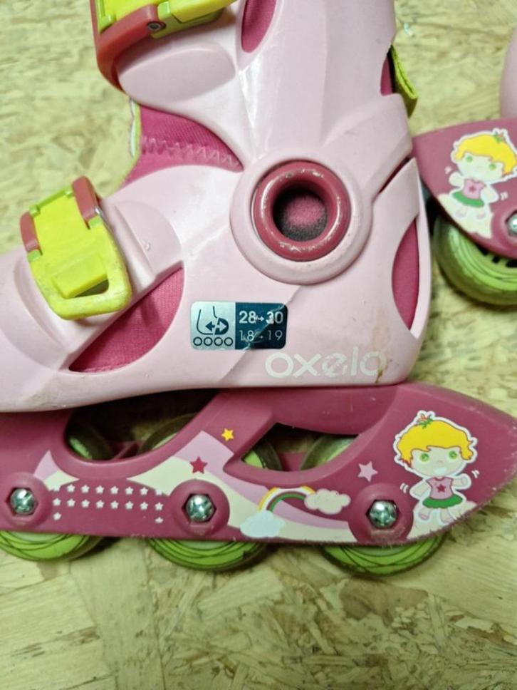 Roller ajustable 28-30 + protection, Sports & Fitness, Patins à roulettes alignées, Utilisé, Rollers 4 roues en ligne, Autres marques