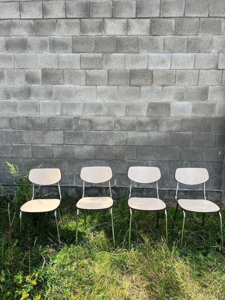 Vintage stoelen, Huis en Inrichting, Stoelen, Gebruikt, Vijf, Zes of meer stoelen, Hout, Kunststof, Metaal, Wit, Ophalen