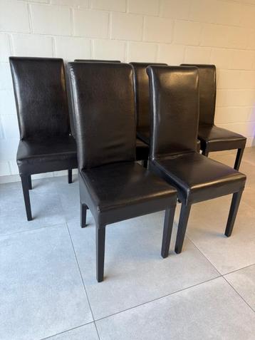 6 Mooie lederen stoelen beschikbaar voor biedingen