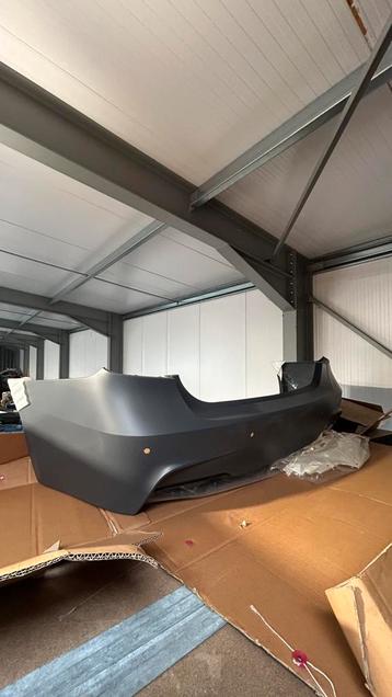 BMW F30 / F31 Achterbumper M Sport + Diffuser & Toebehoren beschikbaar voor biedingen