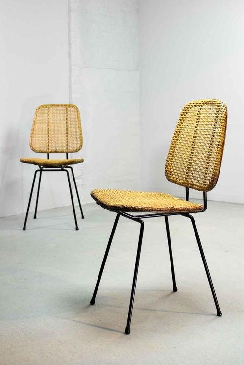 Elegante set Dutch Design stoelen in Dirk Van Sliedregt 50s, Huis en Inrichting, Stoelen, Gebruikt, Twee, Metaal, Riet of Rotan