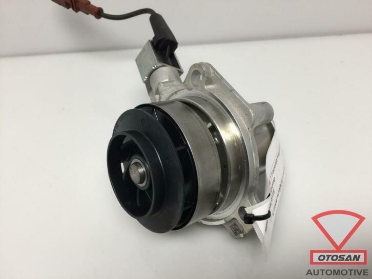 vw golf 7 facelift waterpomp 04l011e, Auto-onderdelen, Airco en Verwarming, Volkswagen, Gebruikt