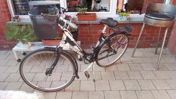 Dames fiets nog in een goede staat koopje  beschikbaar voor biedingen