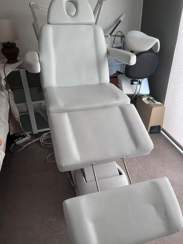 Wegens het stopzetten van mijn schoonheidssalon. beschikbaar voor biedingen