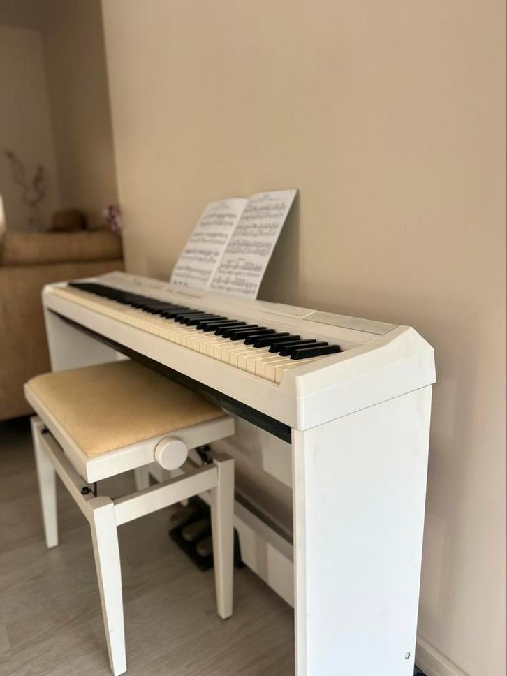 Yamaha digitale piano, Muziek en Instrumenten, Piano's, Zo goed als nieuw, Piano, Wit, Digitaal, Ophalen