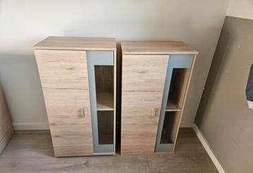 Tv meubel met 2 wandkasten beschikbaar voor biedingen