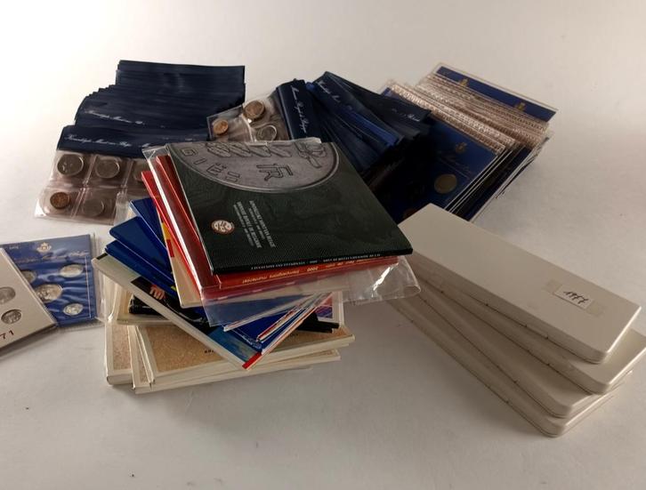 Groot lot Belgische FDC setjes - 108 stuks, Postzegels en Munten, Munten | België, Setje, Verzenden