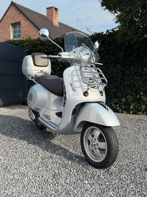 Vespa Gts 300 Touring, Motoren, Motoren | Piaggio, Particulier, Toermotor, 12 t/m 35 kW, 1 cilinder, ABS, LED Verlichting, Ophalen