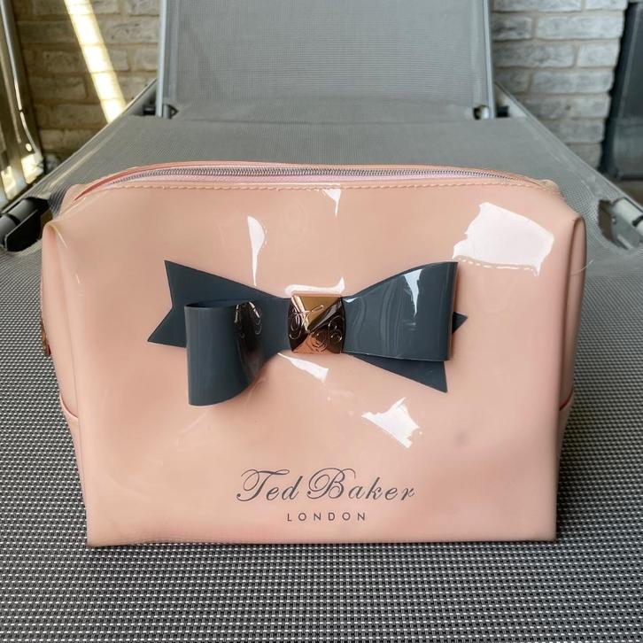 Leuke toilettas met strik van trendy merk Ted Baker, Handtassen en Accessoires, Toilettassen, Ophalen of Verzenden