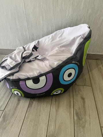 Doomoo seat met 2 hoezen.  beschikbaar voor biedingen