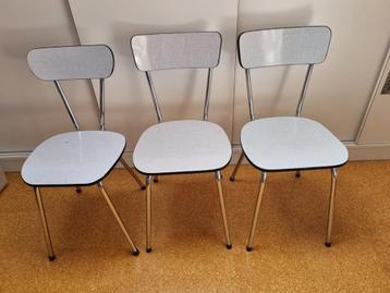 3 keukenstoelen beschikbaar voor biedingen