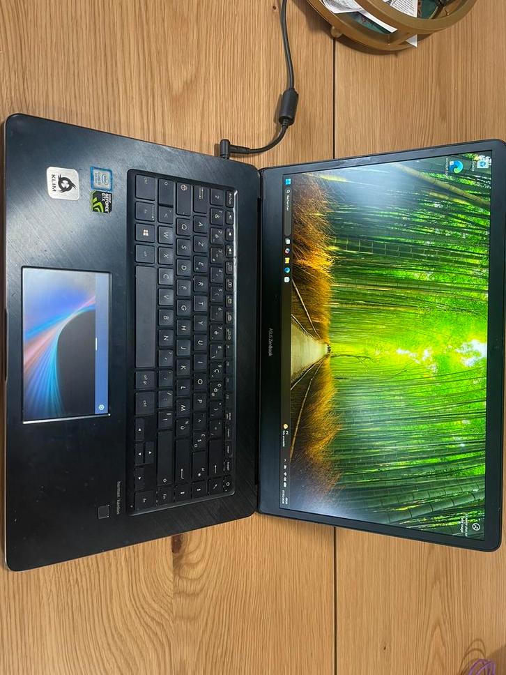 ASUS ZenBook Pro 15 - ScreenPad - GTX 1050, Informatique & Logiciels, Ordinateurs portables Windows, Utilisé, 15 pouces, SSD, 3 à 4 Ghz