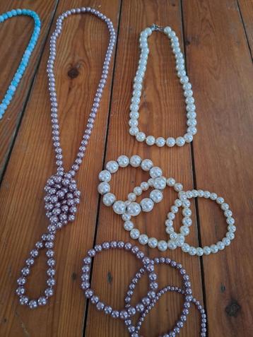 Lot de colliers à perles  beschikbaar voor biedingen