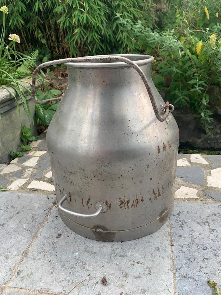 Seau à lait en acier - ancien- decoratif, Maison & Meubles, Seaux, Enlèvement
