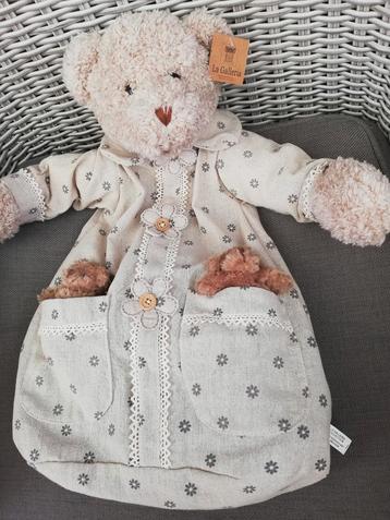 Nieuwe beer om pyjama op te bergen la galeria
Ongeveer 48 CM beschikbaar voor biedingen