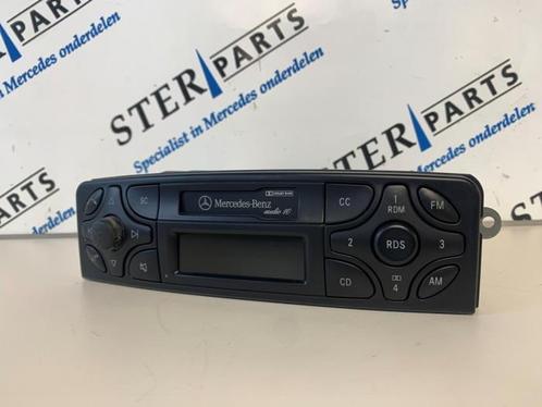 Radio CD Speler van een Mercedes C-Klasse, Auto-onderdelen, Elektronica en Kabels, Mercedes-Benz, Gebruikt, 3 maanden garantie