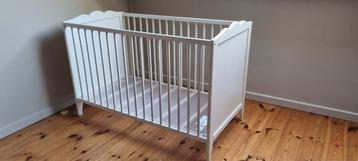 Babybed wit beschikbaar voor biedingen