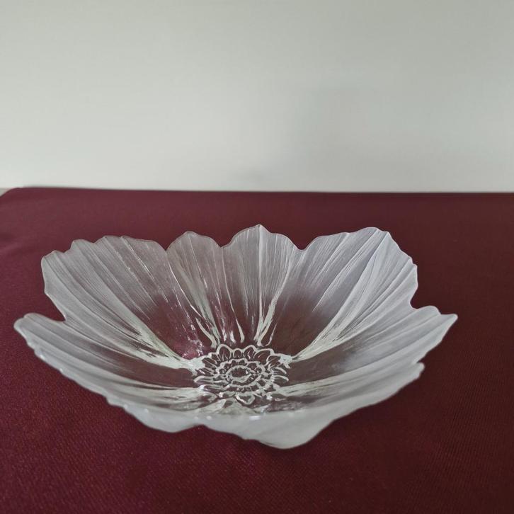 Mats Jonasson - schaaltje in de vorm van een anemoon, Antiek en Kunst, Antiek | Glaswerk en Kristal, Ophalen of Verzenden