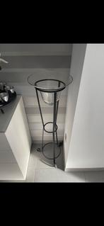 Pilaar met glaskelk, Ophalen, Zo goed als nieuw