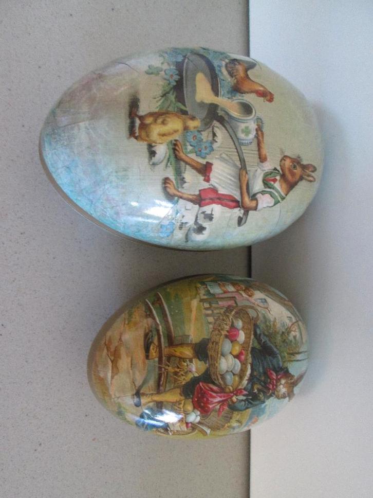 2 mooie kartonnen paaseieren van 18 en 14 cm, Diversen, Pasen, Zo goed als nieuw, Ophalen of Verzenden