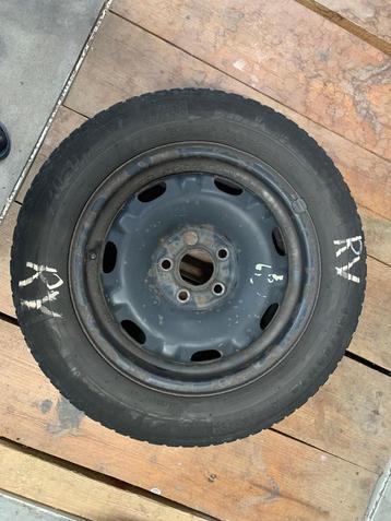 4 winterbanden Michelin 185/60 R14 op stalen beschikbaar voor biedingen