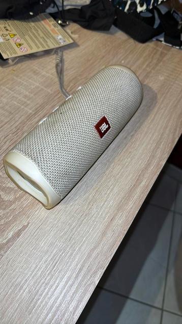 Jbl Flip 5, Enlèvement, Comme neuf, Ensemble surround complet, JBL