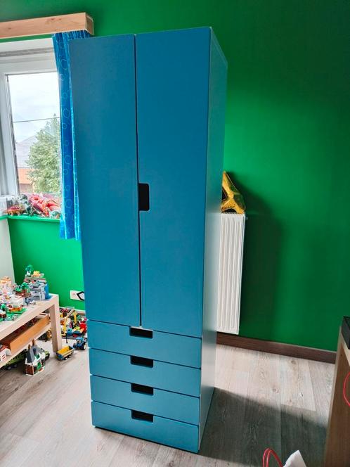 2 Ikea kasten Stuva wit met blauwe deuren, Enfants & Bébés, Chambre d'enfant | Commodes & Armoires, Enlèvement