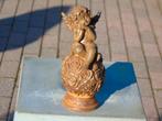 Engel zittend op een roestige gietijzeren bloembal., Tuin en Terras, Ophalen of Verzenden, Nieuw