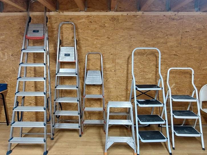 6 huishoudelijke ladders 7 - 5- 4 - 3 treden, Bricolage & Construction, Échelles & Escaliers, Enlèvement