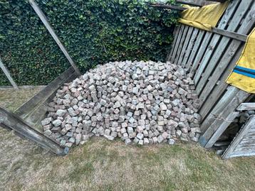 Italiaanse porfier kassei +/-20m2 (+/-2500stuks) beschikbaar voor biedingen