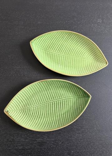2x vintage schaaltjes groen blad beschikbaar voor biedingen