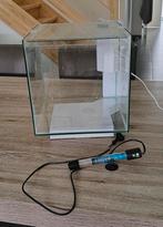 Aquarium met ingebouwde pomp