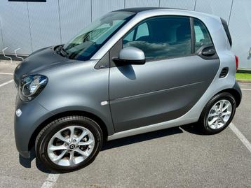 Smart FortTwo avec seulement 9807 km avec Carpass, Autos, Argent ou Gris, Achat, 898 cm³, Entreprise
