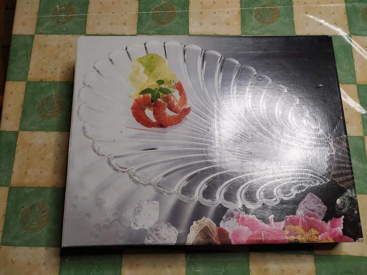 zeer mooie nieuwe grote glazen sier kreeftenschotel, Antiek en Kunst, Antiek | Glaswerk en Kristal, Ophalen of Verzenden