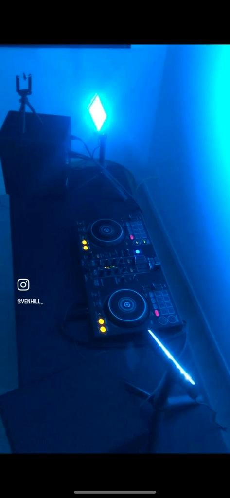 Complete DJ Set: Booth, Deck, boxes, laptopstand, lights, Muziek en Instrumenten, Dj-sets en Draaitafels, Dj-set, Pioneer, Ophalen