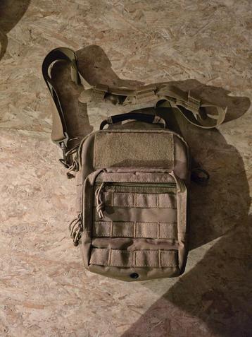 Coyote tactische schoudertas beschikbaar voor biedingen