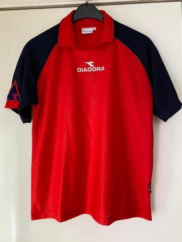 T’shirt sport DIADORA taille M lisez l’annonce 