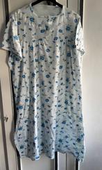 Robe de nuit  bleue  fleurie  taille XL manches courtes, Kleding | Dames, Pyjama's, Ophalen of Verzenden, Gedragen, Maat 46/48 (XL) of groter