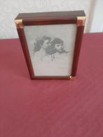 Vintage sleutelkastje met fotokader – hout en messingaccent, Ophalen of Verzenden, Gebruikt, Hout
