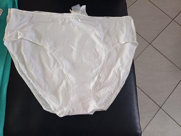 dames onderbroeken wit maat 3 XL prijs is voor 3 broeken beschikbaar voor biedingen