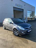 Hyundai 1.4 benzine i20 - AUTOMAAT, Auto's, Hyundai, 4 cilinders, 5 deurs, Particulier, Zilver of Grijs
