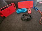 Nintendo switch super mario edition, Games en Spelcomputers, Ophalen of Verzenden, Refurbished, Met 3 controllers of meer, Switch Original