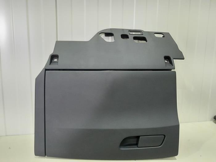 Boîte à gants d'un Audi A4, Autos : Pièces & Accessoires, Tableau de bord & Interrupteurs, Audi, Utilisé, 3 mois de garantie, Enlèvement ou Envoi